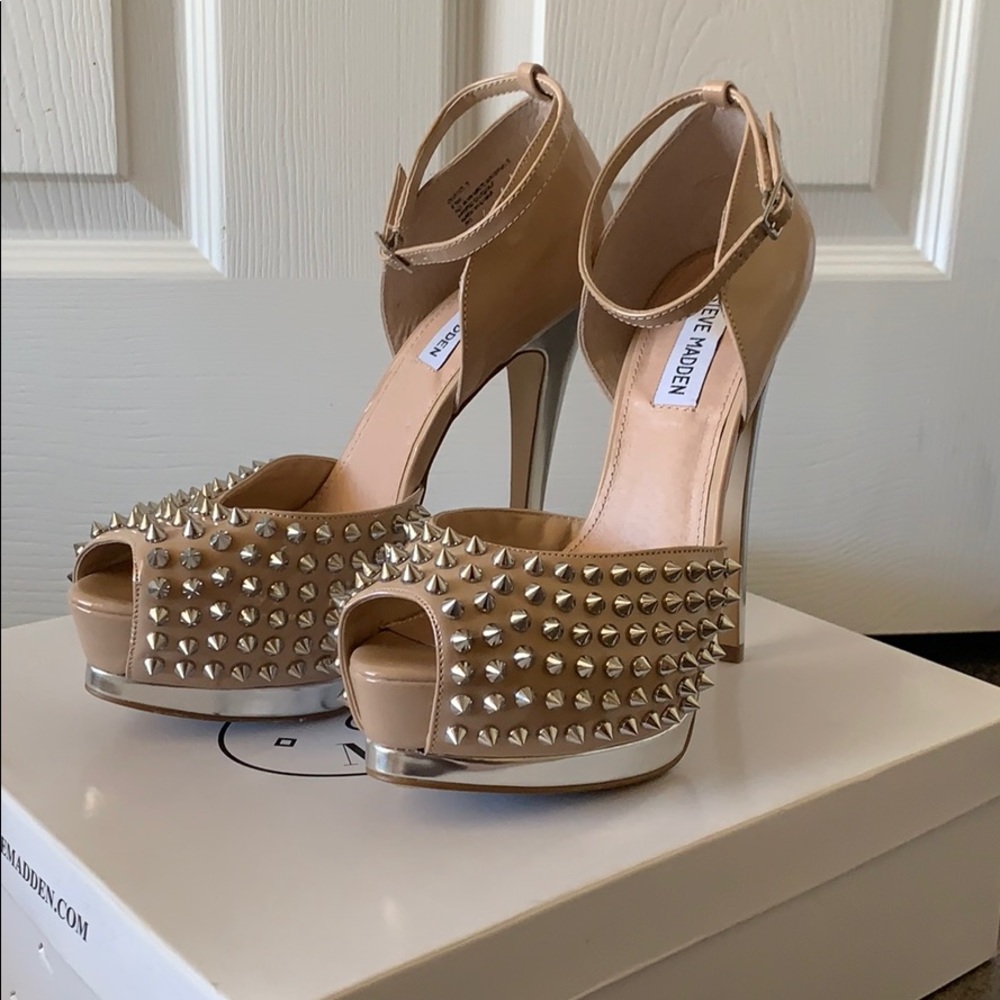 Steve Madden 'Obstcl-S' Studded Platform Pumps